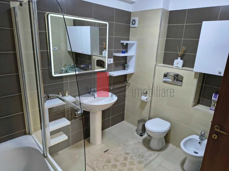 Baneasa, Aerogarii, apartament cu 2 camere de inchiriat, centrala+loc de parcare.